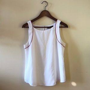 Like new! 💕 Banana Republic red trimmed tank